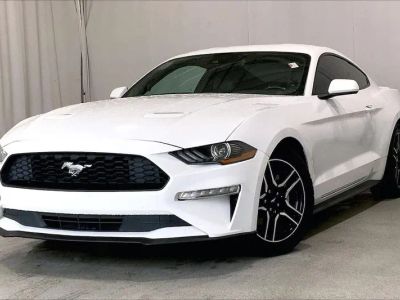 2022 Ford Mustang - Photo 2