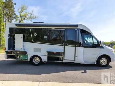 2022 Leisure Travel Vans Unity - Photo 3