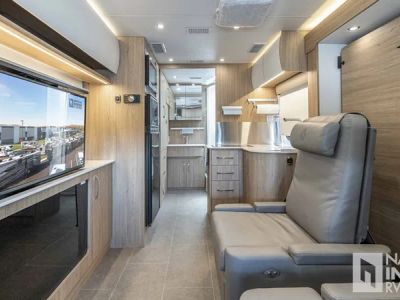 2022 Leisure Travel Vans Unity - Photo 10