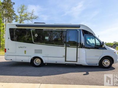 2022 Leisure Travel Vans Unity - Photo 2