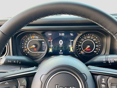 2026 Jeep Gladiator - Photo 12