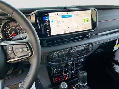 2026 Jeep Gladiator - Photo 15