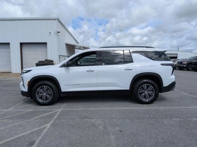 2025 Chevrolet Traverse - Photo 2