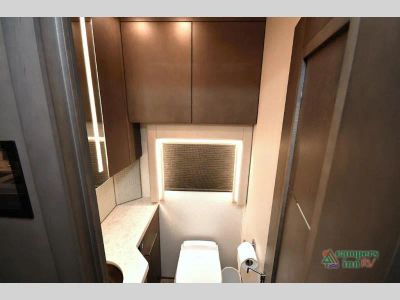 2025 Newmar King Aire — photo 23 view
