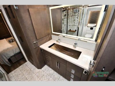 2025 Newmar King Aire — photo 31 view