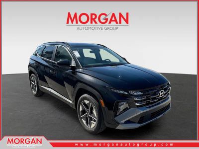 2026 Hyundai TUCSON SEL in Phantom Black — front three-quarter view