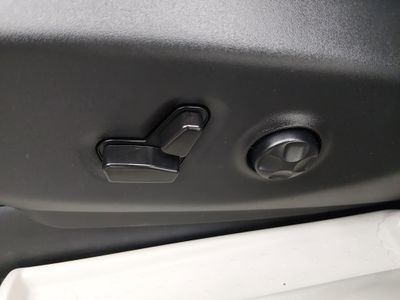 2023 Chrysler Voyager - Photo 21