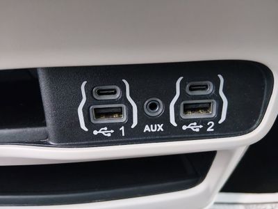 2023 Chrysler Voyager - Photo 19