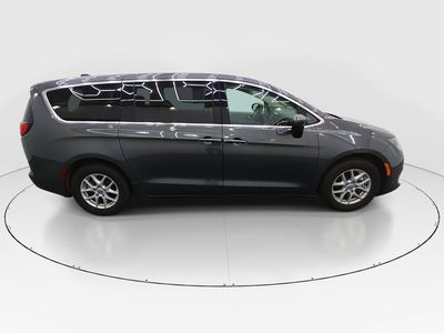 2023 Chrysler Voyager - Photo 8
