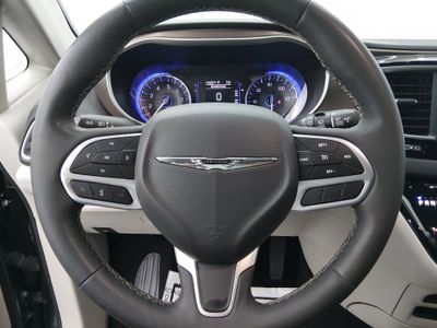 2023 Chrysler Voyager - Photo 12