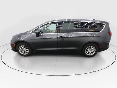 2023 Chrysler Voyager - Photo 4
