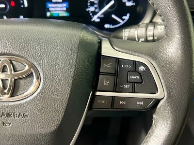 2024 Toyota Sienna — photo 17 view