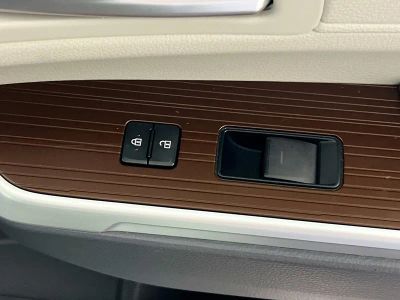 2024 Toyota Sienna — photo 28 view