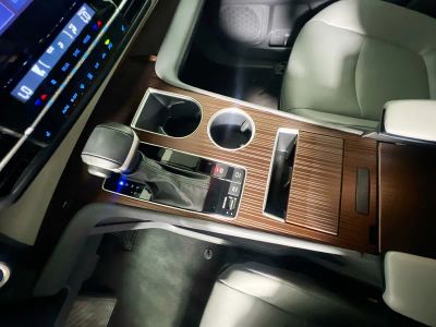 2024 Toyota Sienna — photo 22 view