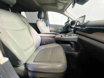 2024 Toyota Sienna — photo 27 view