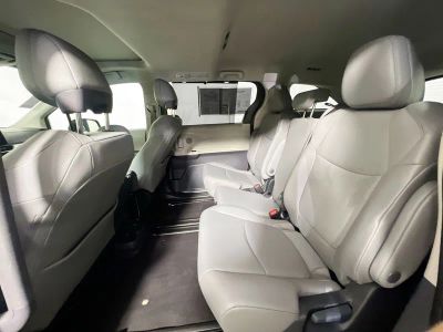 2024 Toyota Sienna — photo 25 view