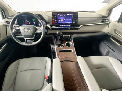 2024 Toyota Sienna — photo 26 view