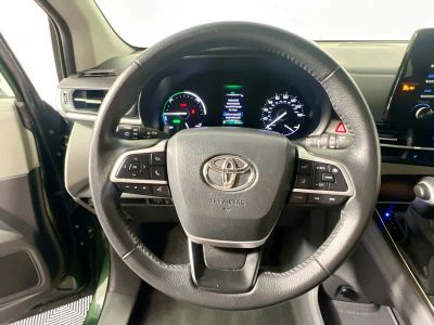 2024 Toyota Sienna — photo 15 view