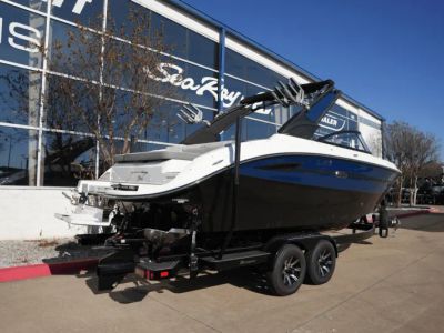 2025 Sea Ray ECT 6.2L MPI DTS BR4 - Photo 3