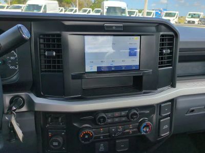 2026 Ford F-350SD — photo 16 view