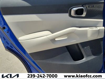 2023 Kia Sorento — photo 18 view