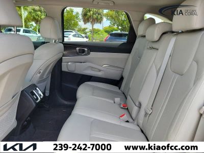 2023 Kia Sorento — photo 14 view