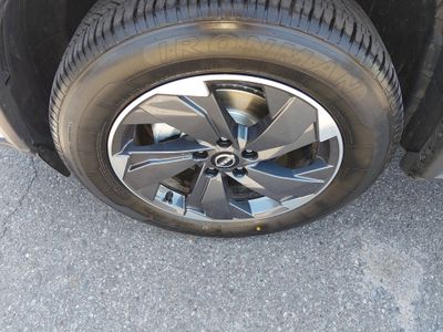 2024 Nissan Rogue — photo 10 view