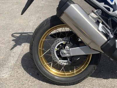 2025 Honda Africa Twin Adventure Sports ES — photo 15 view