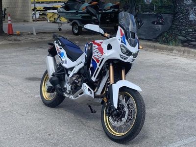 2025 Honda Africa Twin Adventure Sports ES in PEARL WHITE — front three-quarter view
