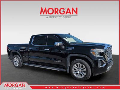 2020 GMC Sierra 1500 Denali in Black — front three-quarter view