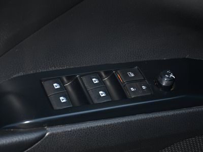 2020 Toyota Camry - Photo 10
