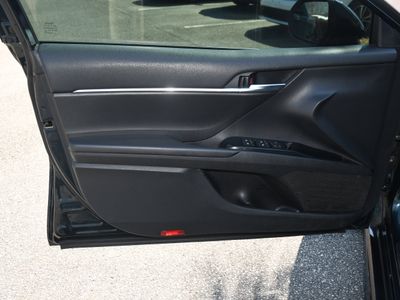 2020 Toyota Camry - Photo 9