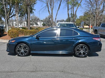 2020 Toyota Camry - Photo 2