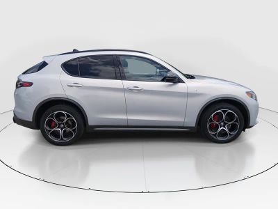 2024 Alfa Romeo Stelvio - Photo 8