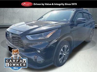 2023 Toyota Highlander Hybrid — front three-quarter view