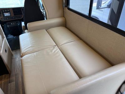 2017 Thor Motor Coach Quantum - Photo 18