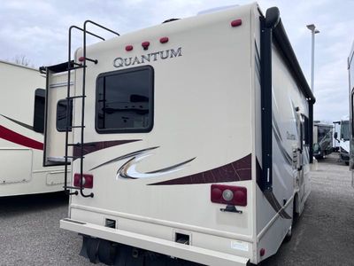2017 Thor Motor Coach Quantum - Photo 4