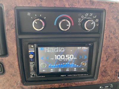 2017 Thor Motor Coach Quantum - Photo 9