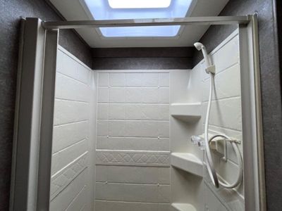 2017 Thor Motor Coach Quantum - Photo 28