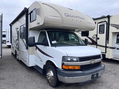 2017 Thor Motor Coach Quantum - Photo 1