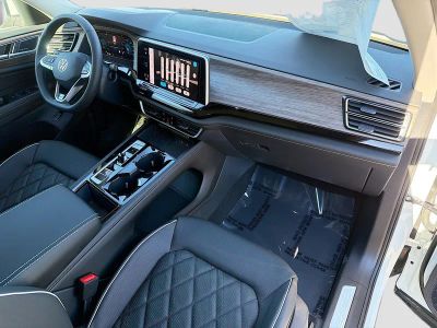 2026 Volkswagen Atlas — photo 14 view