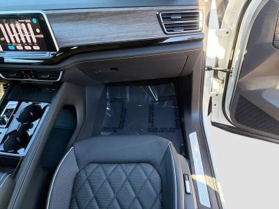 2026 Volkswagen Atlas — photo 18 view