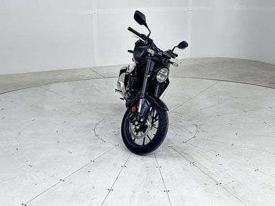 2025 Honda CB300R - Photo 2