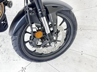 2025 Honda CB300R - Photo 12