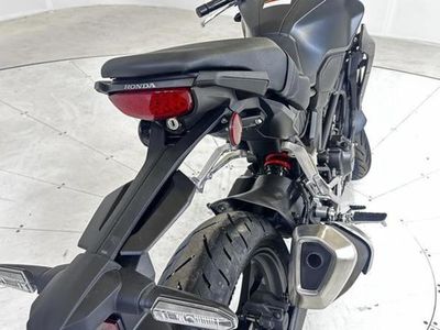 2025 Honda CB300R - Photo 10