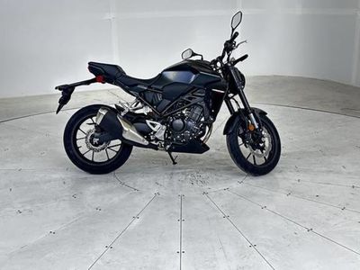 2025 Honda CB300R - Photo 7