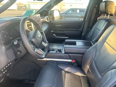 2023 Toyota Tundra — photo 9 view