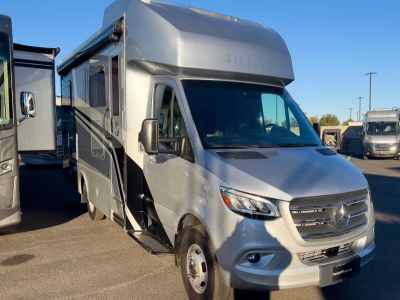 2023 Tiffin WAYFARER - Photo 1