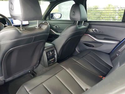 2025 BMW 3 Series — photo 10 view