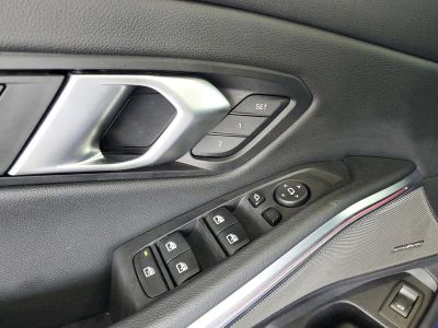 2025 BMW 3 Series — photo 15 view